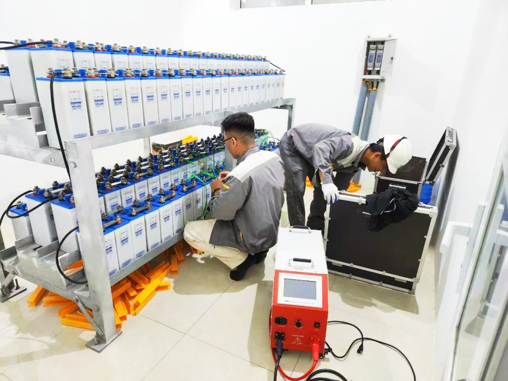 越南客户蓄电池放电仪使用现场
